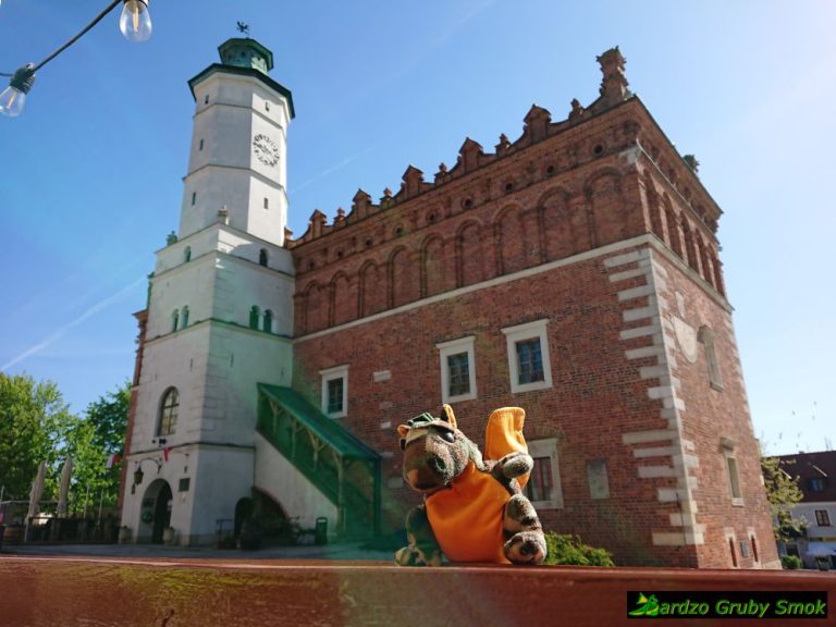 Sandomierz - ratusz o poranku