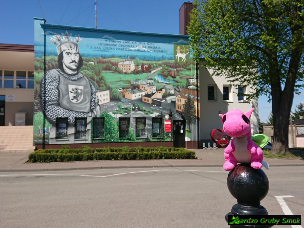 Lutomiersk mural