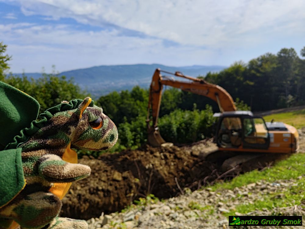czarny szlak przed Chatą Na Groniu