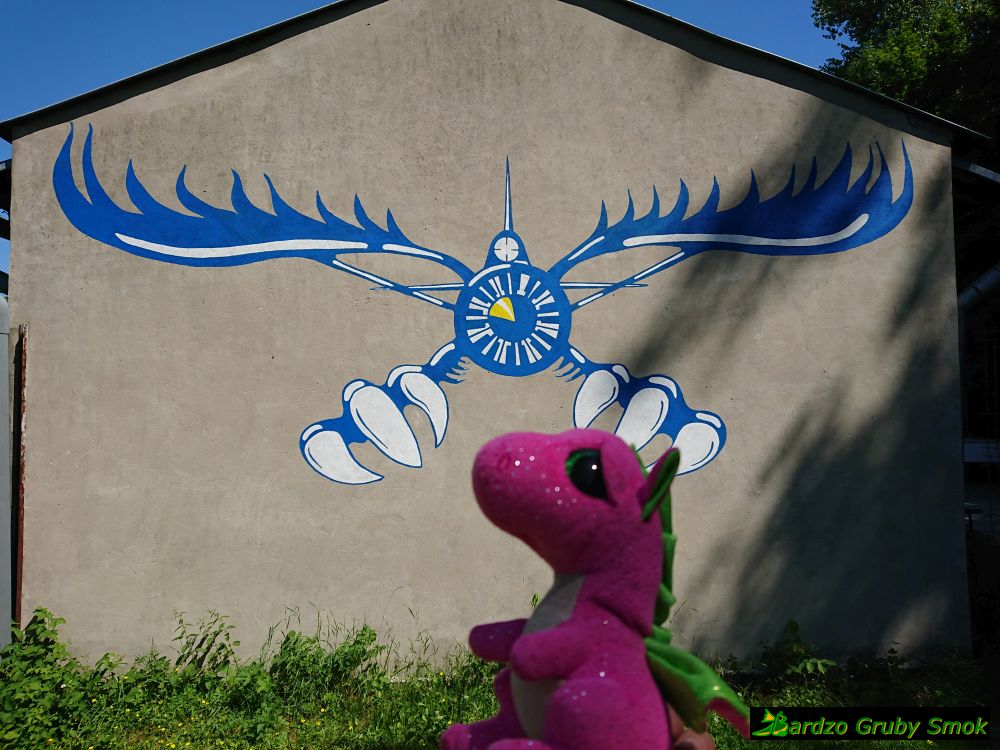 mural przy Muzeum Lotnictwa