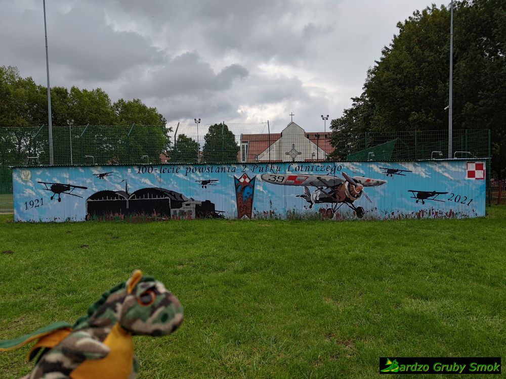 mural 100-lecie powstania II Pułku Lotniczego