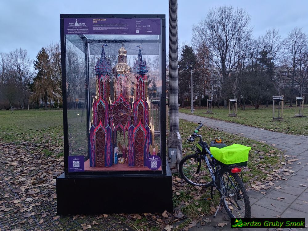 szopka w parku Młynówki Królewskiej