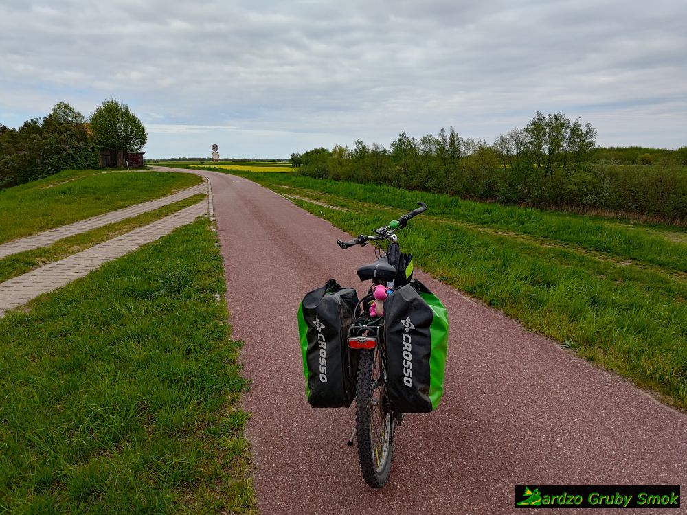 ścieżka rowerowa na WTR za Tczewem