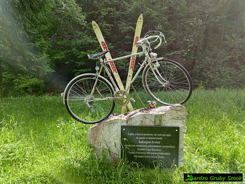 pomnik Andrzejowi Kroście