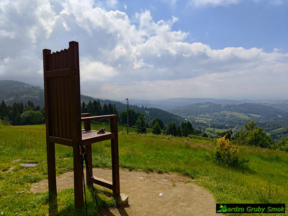 widok sprzed schroniska na Góry Sowie