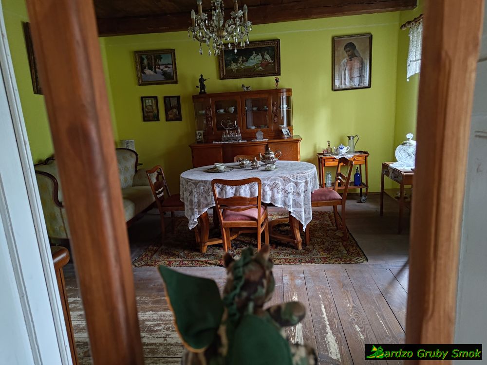 Muzeum Wsi Kieleckiej - wnętrze domu medyka